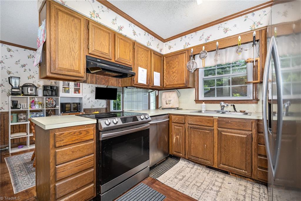 6215 Russwood Drive, Pleasant Garden, North Carolina image 12