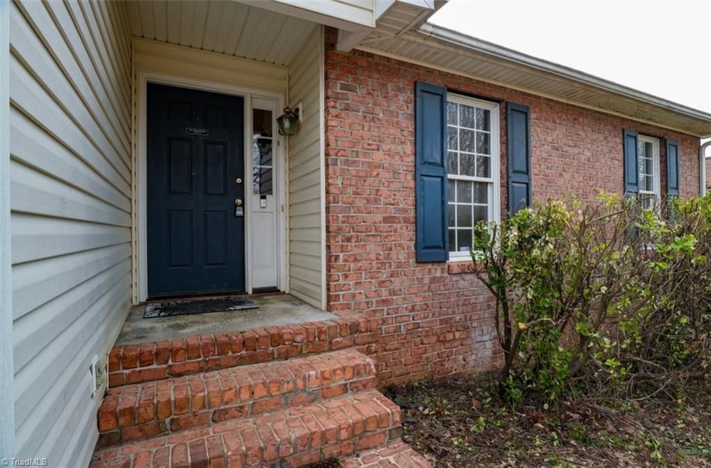 Photo of 3940 Glenn Knoll Lane, Winston-Salem, NC 27107 (MLS # 1211514)