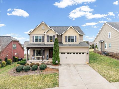 Homes For Sale - 3457 Grandview Crossing Lane<br/> Forsyth County, Pfafftown, NC 27040