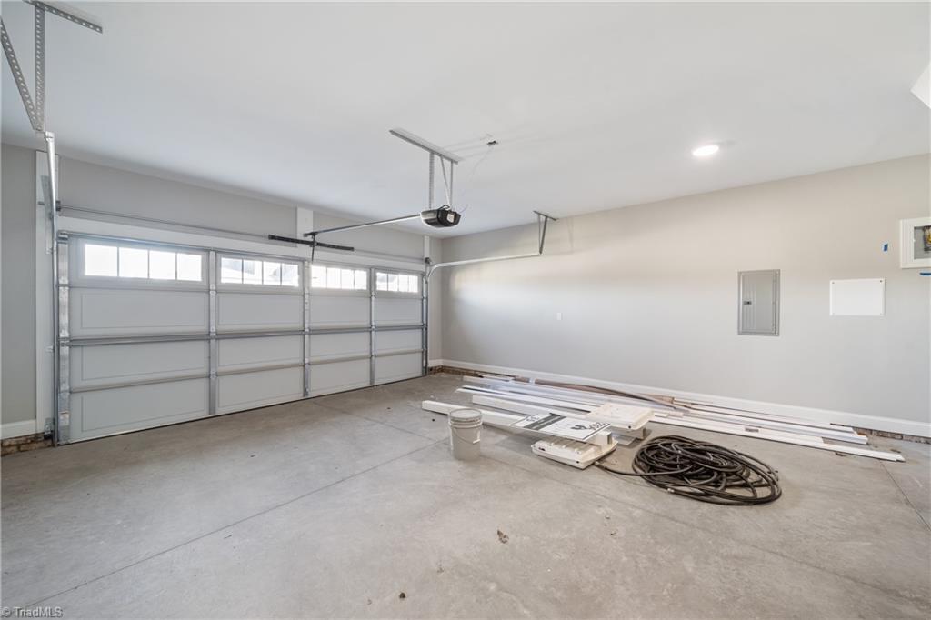 Winston-Salem, North Carolina 27106, United States, 3 Bedrooms Bedrooms, ,3 BathroomsBathrooms,Residential,Active,173494