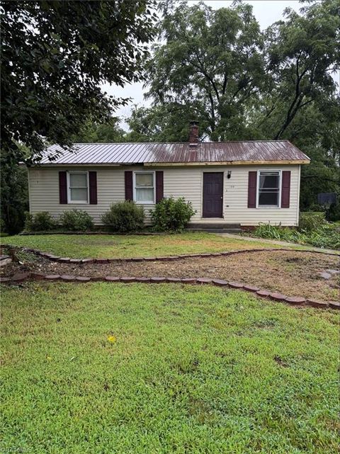 Homes For Sale - 104 Whitley Road<br/> Morganton, NC 28655