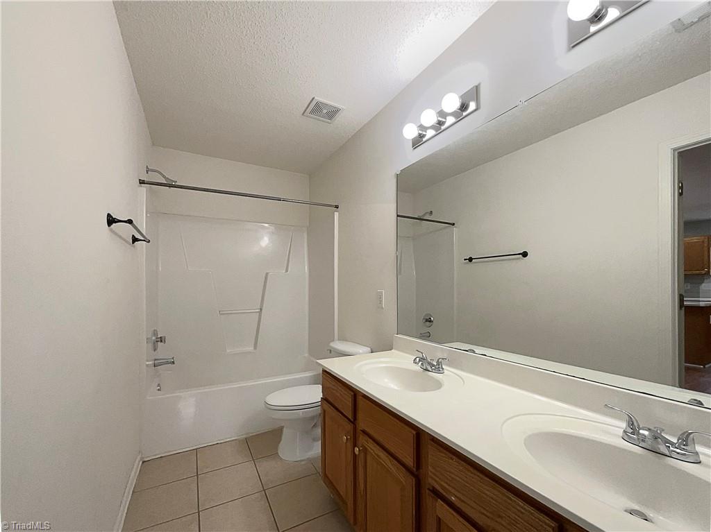 6321 Hibiscus Court, Whitsett, North Carolina image 7