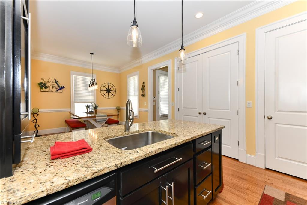 Photo 17 of 41 of 318 Gorrell Street townhome