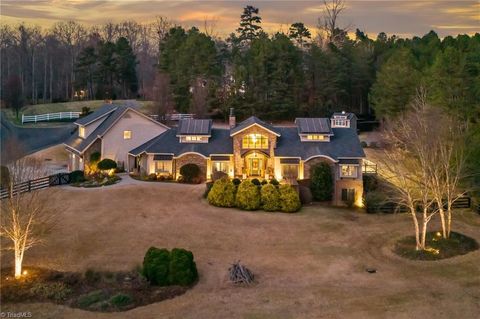 8905 Milestone Point Clemmons NC 27012