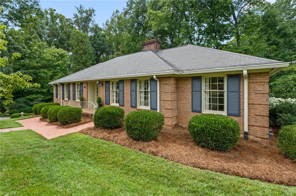 Photo of 927 Kingston Drive, High Point, NC 27262 (MLS # 1234998)