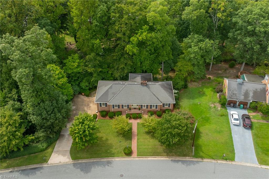 Photo of 927 Kingston Drive, High Point, NC 27262 (MLS # 1234998)