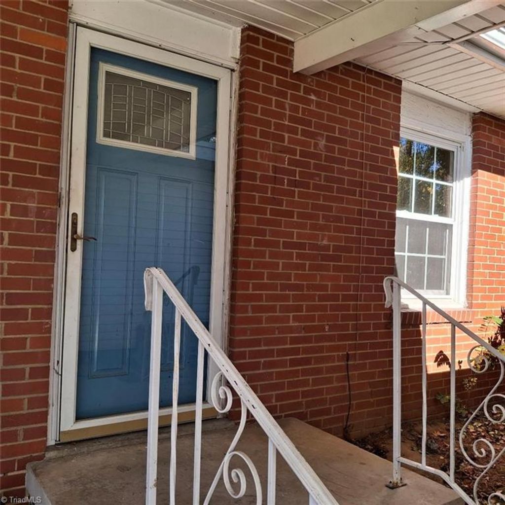 Photo of 1517 Lincoln Street, Greensboro, NC 27401 (MLS # 1205252)