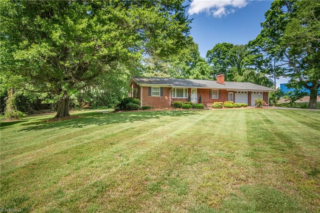 Photo of 262 Beulah Road, Statesville, NC 28677 (MLS # 1218983)