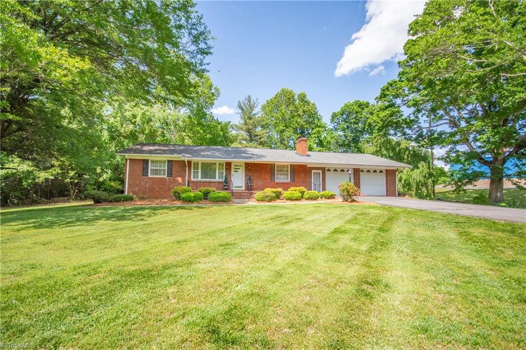 Photo of 262 Beulah Road, Statesville, NC 28677 (MLS # 1218983)