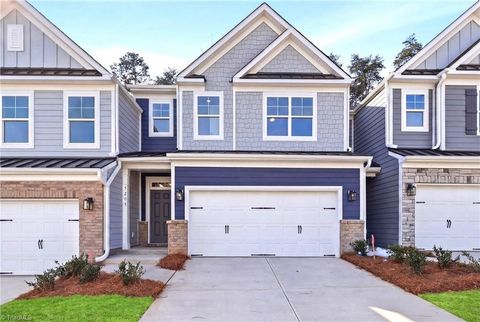 Townhouse For Sale - 5205 Maple Blossom Trail<br/> Greensboro, NC 27455