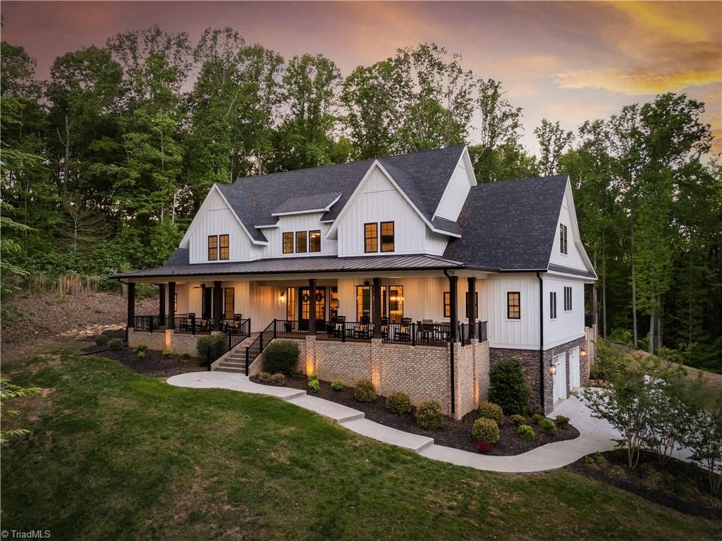 Photo of 1642 Pineview Road, Randleman, NC 27317 (MLS # 1216587)