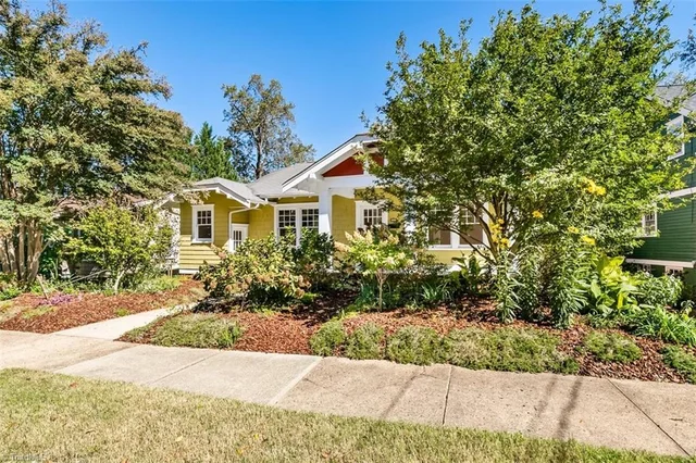 416 Hillside Drive, photo 3 of 39