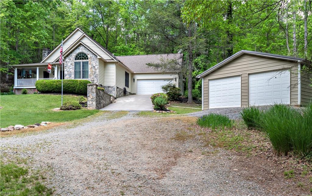 316 Twin Creeks Drive, Hays, North Carolina image 2