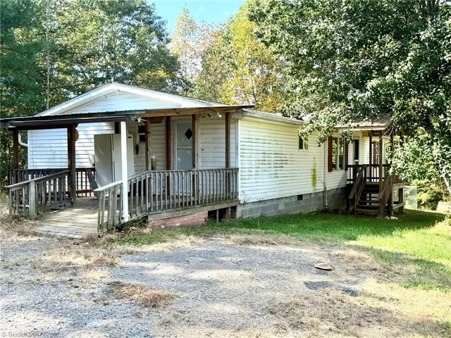 7752 W Pine Street, photo 2 of 31