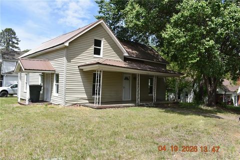 Homes For Sale - 939 Galloway Street<br/> Eden, NC 27288