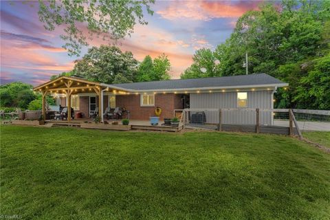 Homes For Sale - 111 Pool Drive<br/> Mocksville, NC 27028