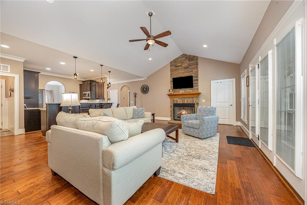 7910 Hopkins Farm Drive, Browns Summit, North Carolina image 6