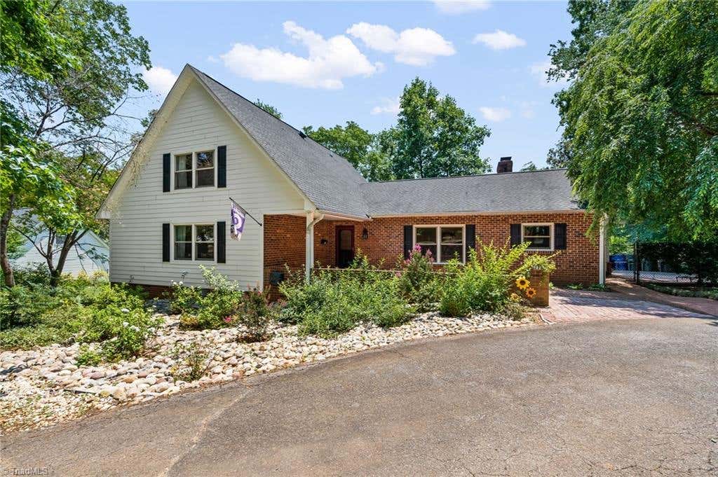 Photo of 2786 Robinhood Road, Winston-Salem, NC 27106 (MLS # 1225893)