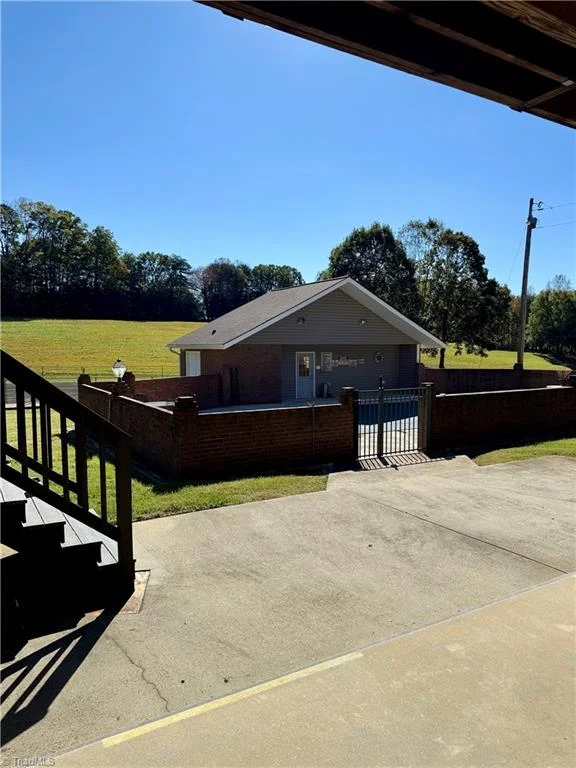 130 Chandler Hills Drive, photo 5 of 24