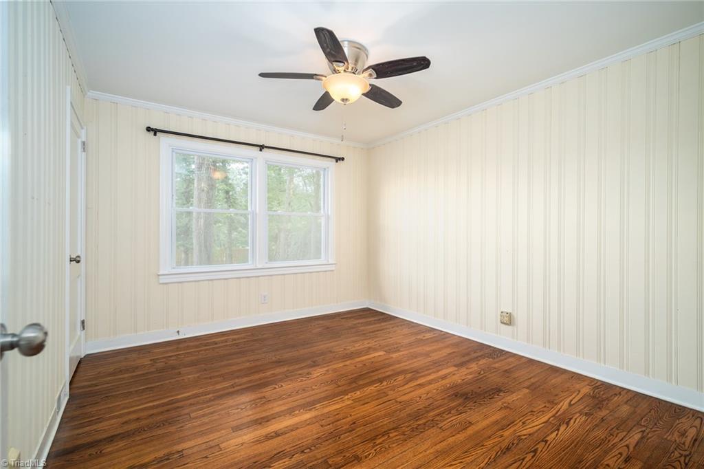 3709 Parkwood Drive, Greensboro, North Carolina image 18