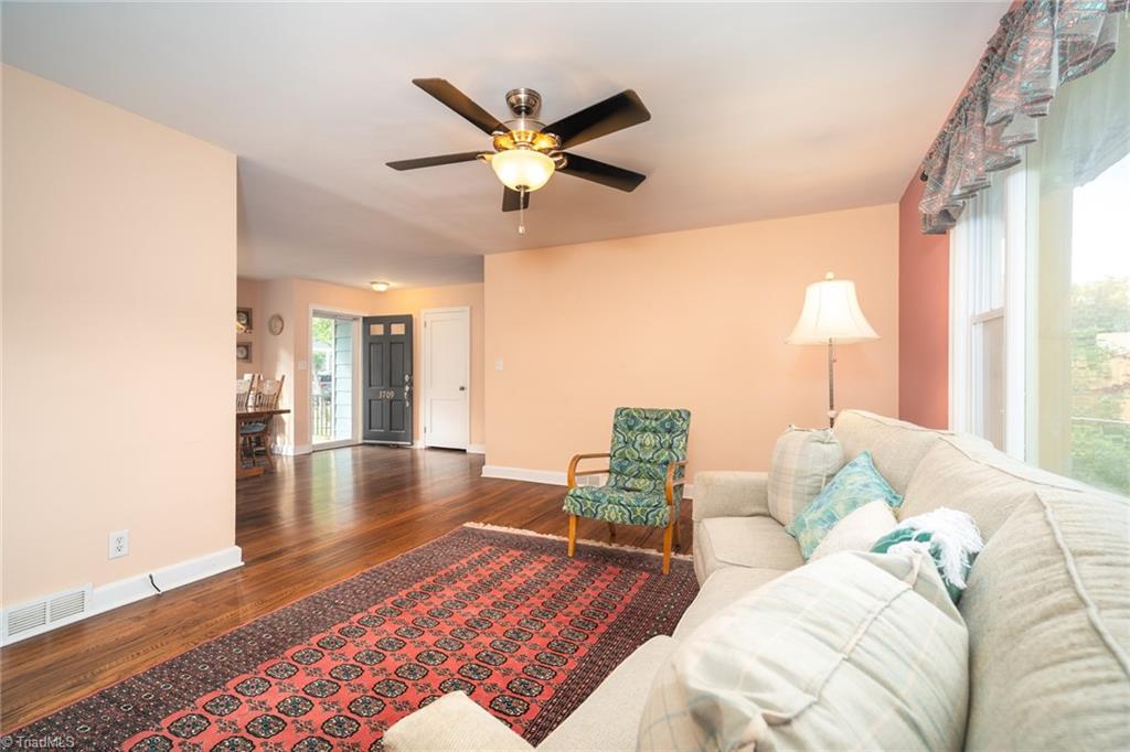3709 Parkwood Drive, Greensboro, North Carolina image 17