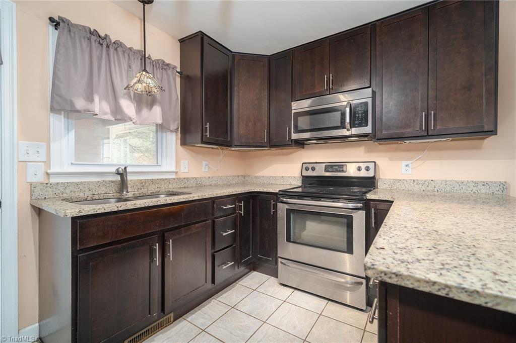 3709 Parkwood Drive, Greensboro, North Carolina image 10