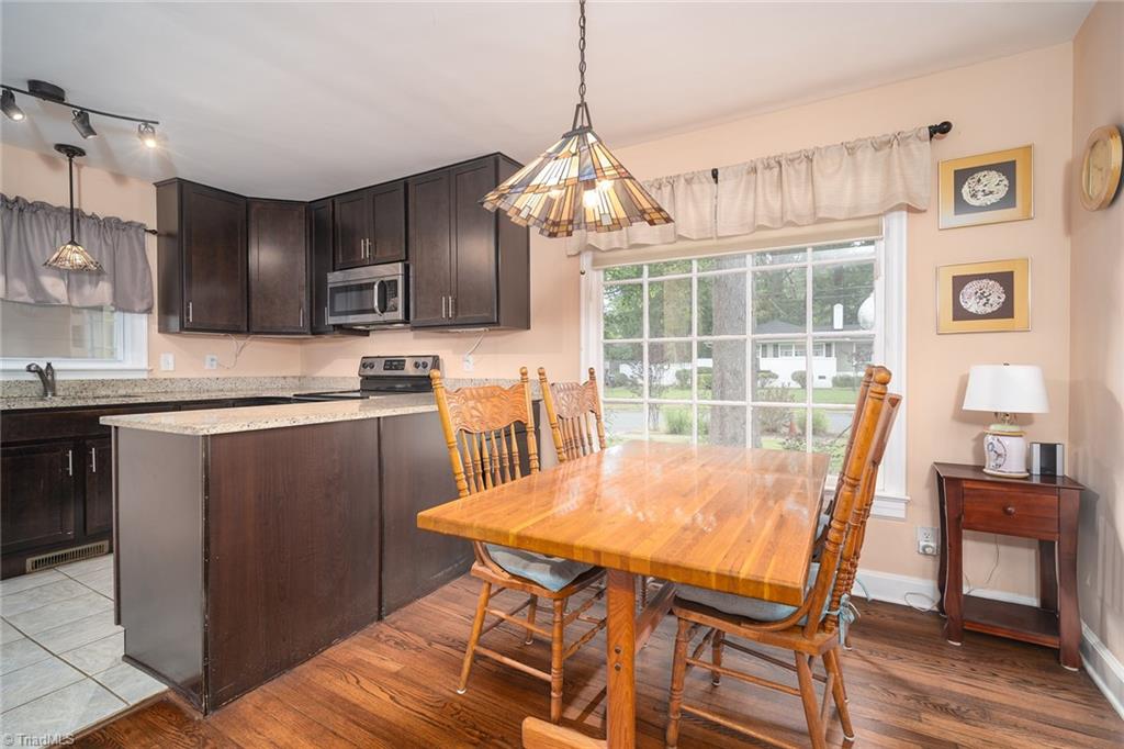 3709 Parkwood Drive, Greensboro, North Carolina image 9