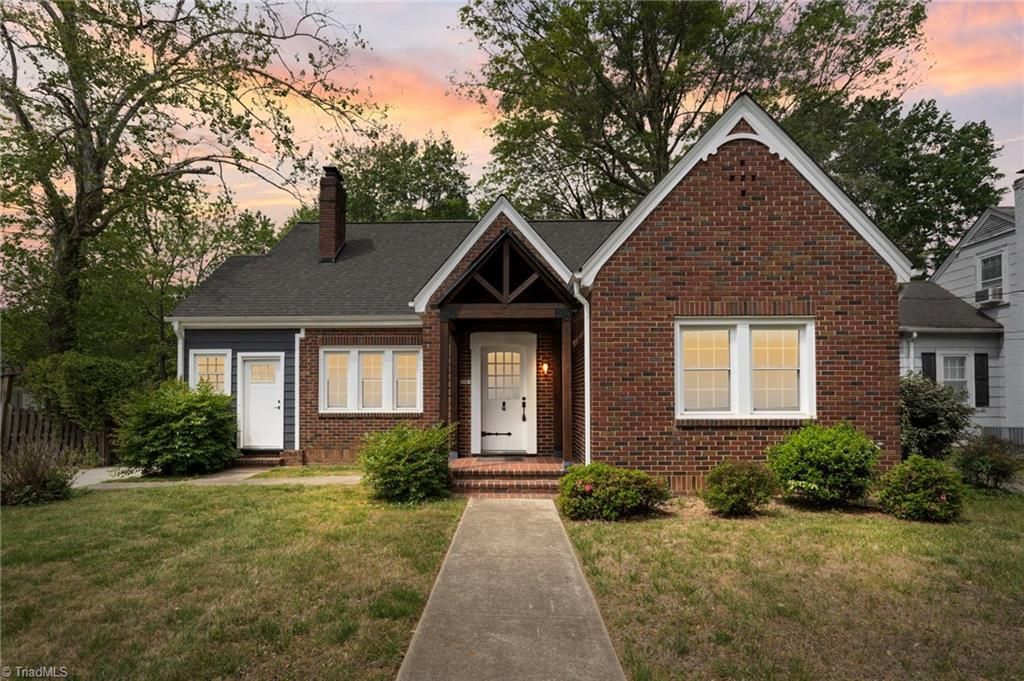 Photo of 1007 Rotary Drive, High Point, NC 27262 (MLS # 1216963)