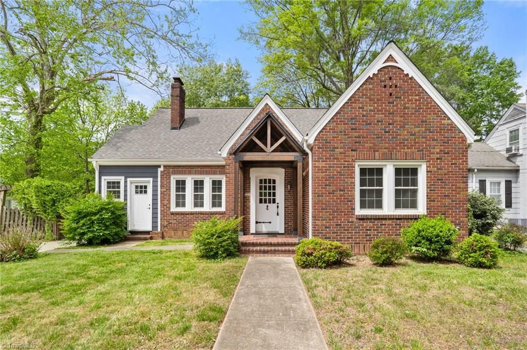 Photo of 1007 Rotary Drive, High Point, NC 27262 (MLS # 1216963)