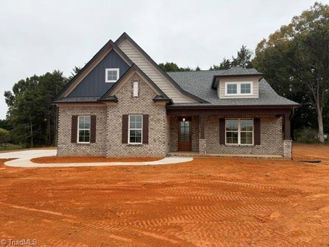 Homes For Sale - 114 Rainbow Road<br/> Advance, NC 27006