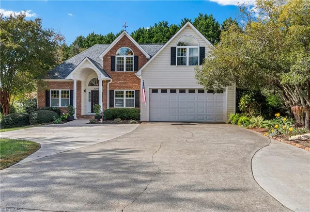3200 Cross Tree Road, photo 2 of 39