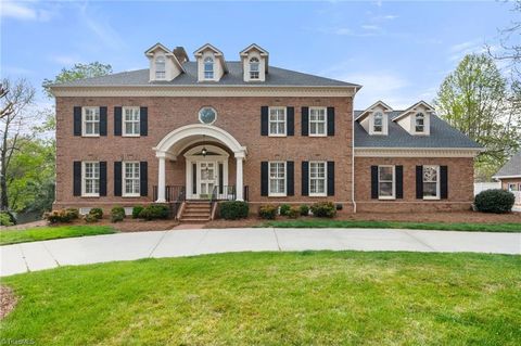 Homes For Sale - 3403 Donnington Court<br/> Guilford County, Greensboro, NC 27407