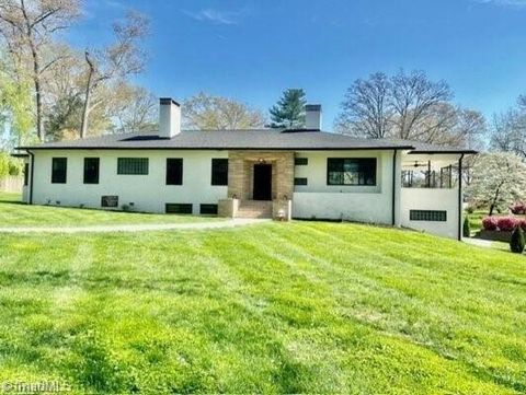 Homes For Sale - 109 Grace Street<br/> Mount Airy, NC 27030