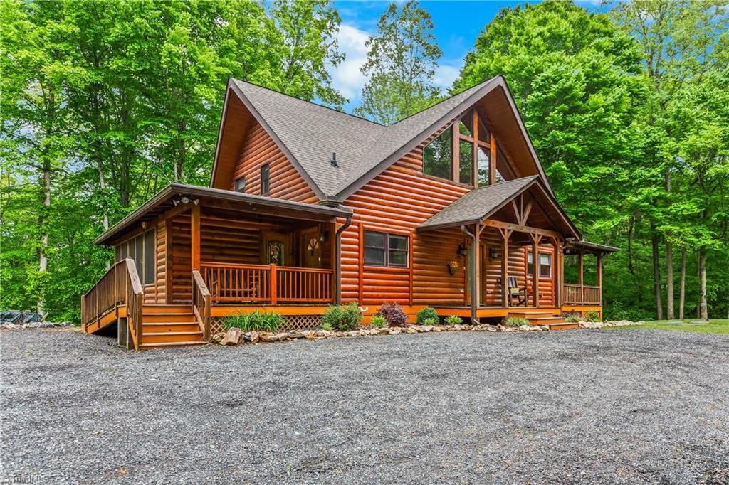 Photo of 1160 River Bluff Trail, Tobaccoville, NC 27050 (MLS # 1217863)