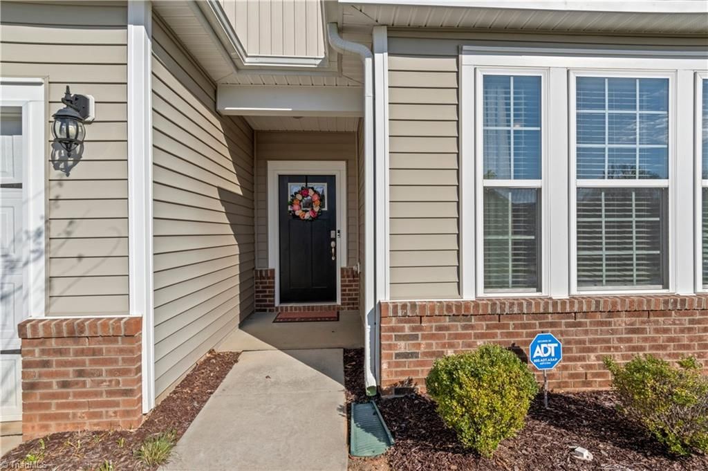 Photo of 5237 Garnet Hill Drive, Clemmons, NC 27012 (MLS # 1214195)