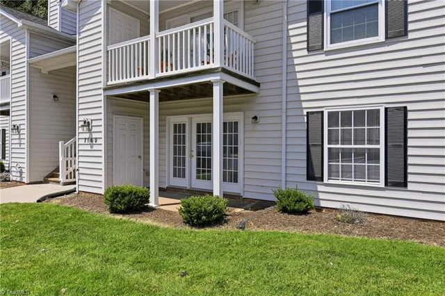 7149 W Friendly Avenue Unit D, photo 4 of 29
