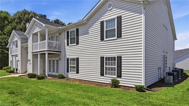 7149 W Friendly Avenue Unit D, photo 3 of 29