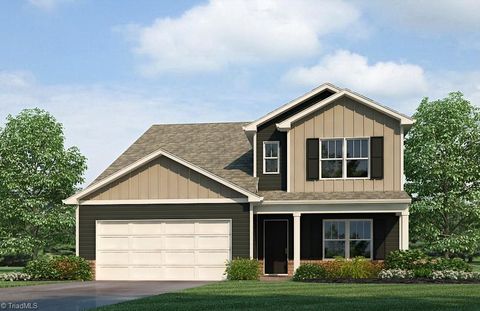 Homes For Sale - 1107 Victory Drive<br/> Archdale, NC 27263