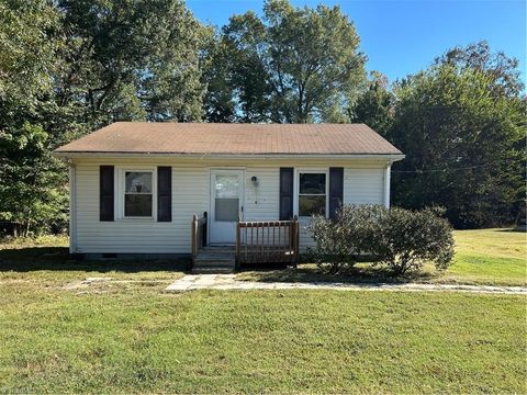 Photo of 107 Pinewood Acres Drive, Greensboro, NC 27405 (MLS # 1198695)