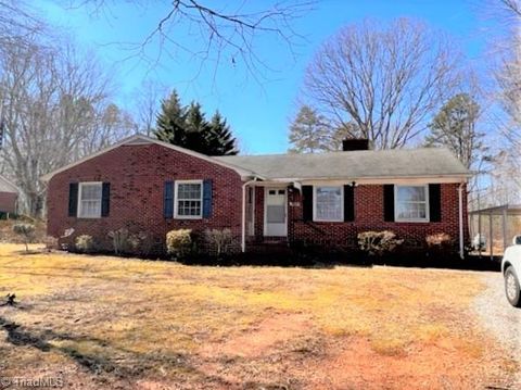 Homes For Rent - 2894 Us Highway 158<br/> Yanceyville, NC 27379