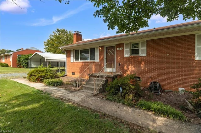 553 E Ridge Avenue, photo 5 of 39