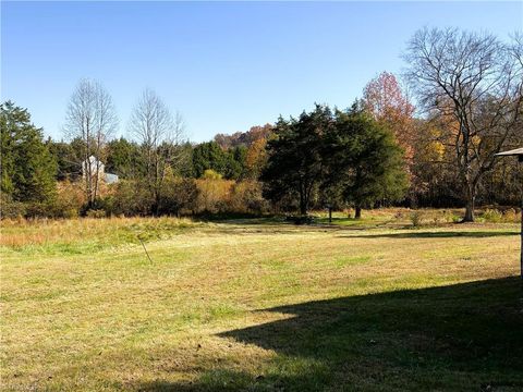 Vacant Land For Sale - 3.1 AC +/- Long Valley Road<br/> Greensboro, NC 27410