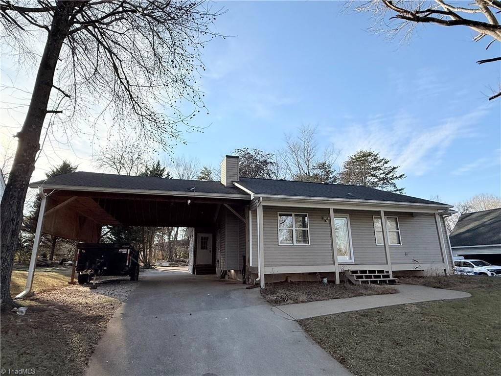 Photo of 126 Blue Bonnet Court, Mocksville, NC 27028 (MLS # 1207468)