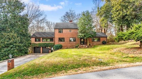 Homes For Sale - 320 Lindley Avenue<br/> Asheboro, NC 27203