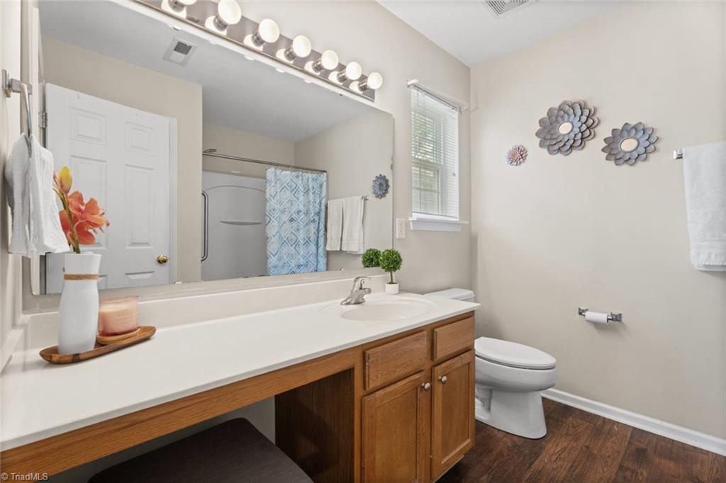 Winston-Salem, North Carolina 27107, United States, 3 Bedrooms Bedrooms, ,2 BathroomsBathrooms,Residential,Pending,144408