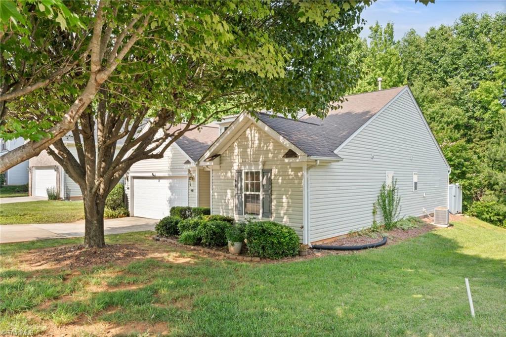Winston-Salem, North Carolina 27107, United States, 3 Bedrooms Bedrooms, ,2 BathroomsBathrooms,Residential,Pending,144408