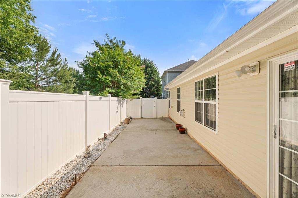 Winston-Salem, North Carolina 27107, United States, 3 Bedrooms Bedrooms, ,2 BathroomsBathrooms,Residential,Pending,144408