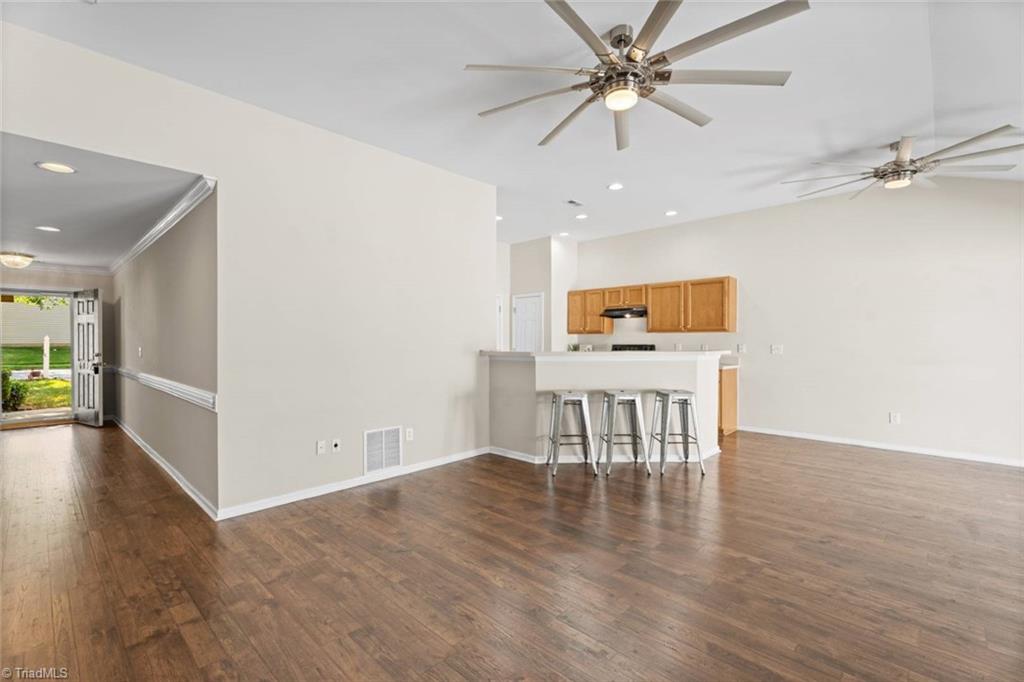 Winston-Salem, North Carolina 27107, United States, 3 Bedrooms Bedrooms, ,2 BathroomsBathrooms,Residential,Pending,144408