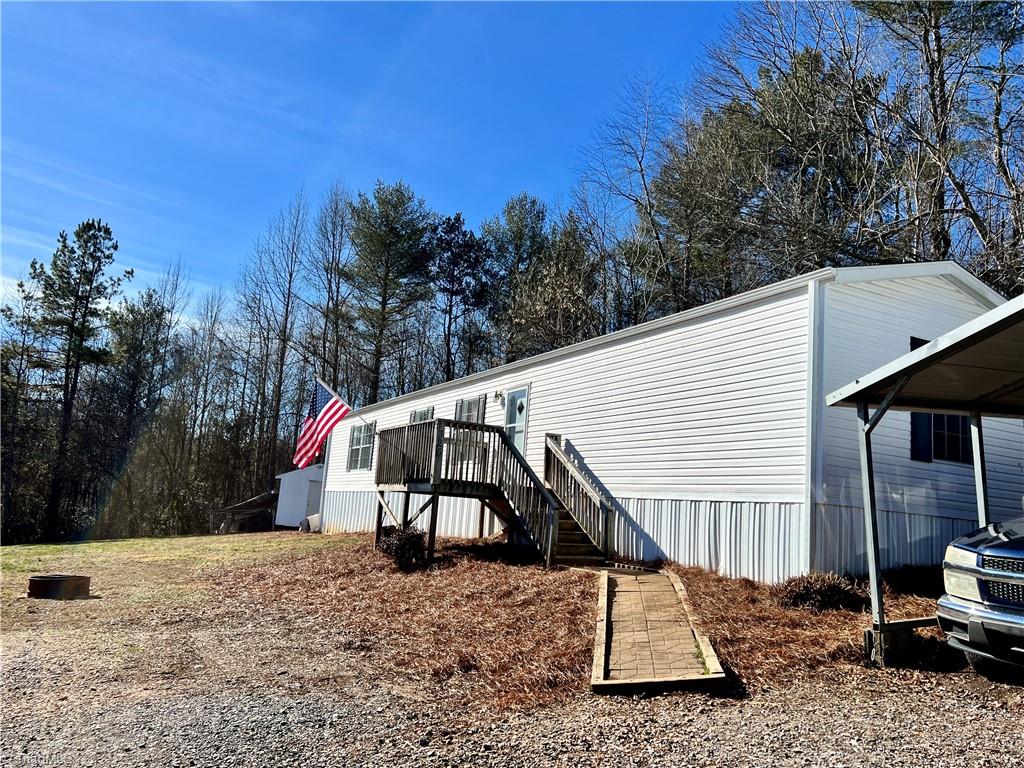 View Purlear, NC 28665 mobile home