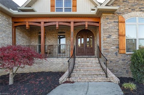 A home in Kernersville